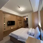 Pollux Habibie Apartment - 1617 Free Wifi & Netflix, Pool & City View